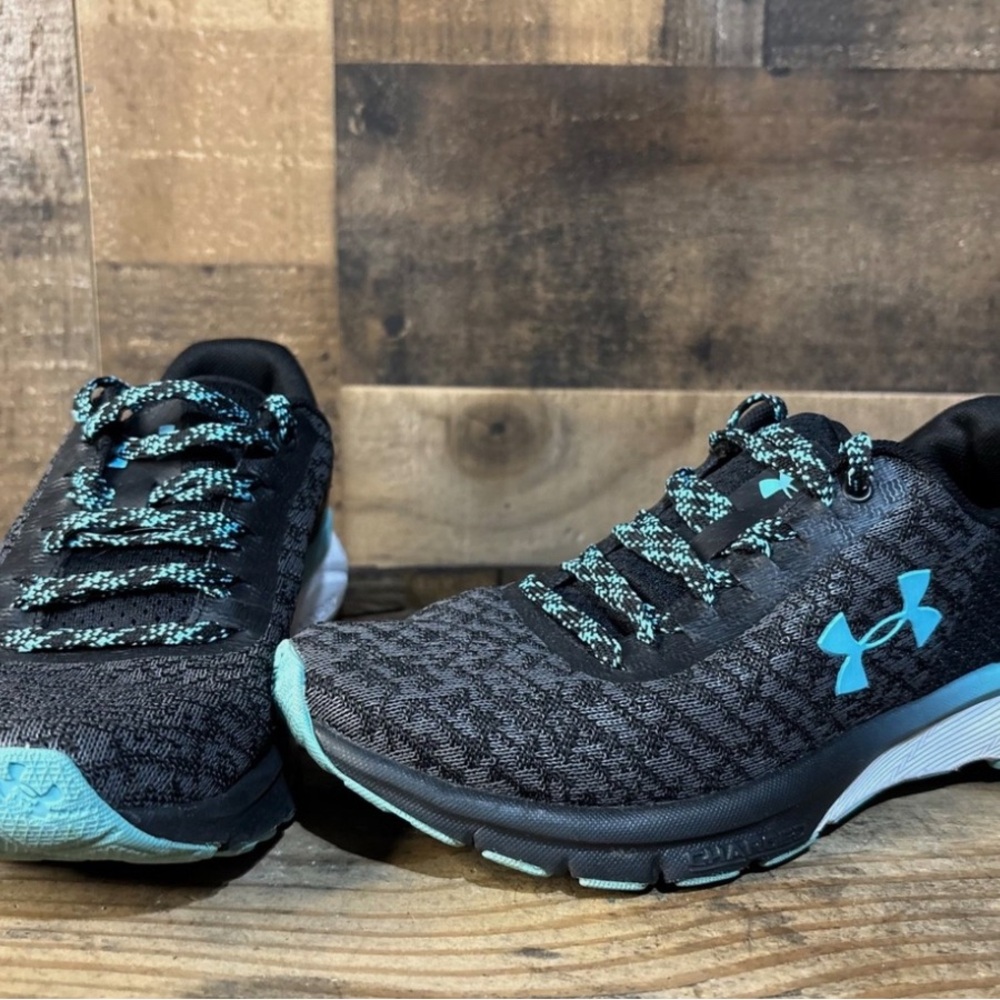 Under Armour Women's Black and Teal Athletic Shoes